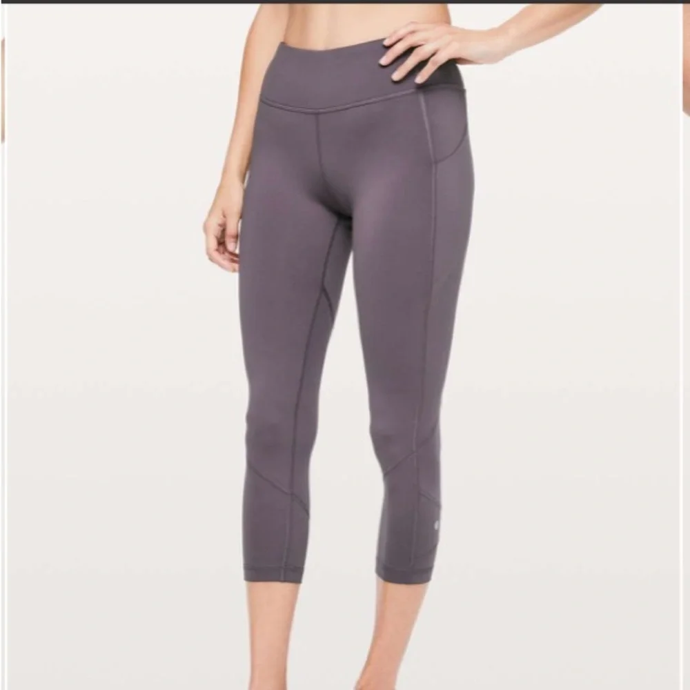 LULULEMON PACE RIVAL CROP 22” SIZE 4 PURPLE MOONPHASE LEGGINGS FULL ON LUXTREME